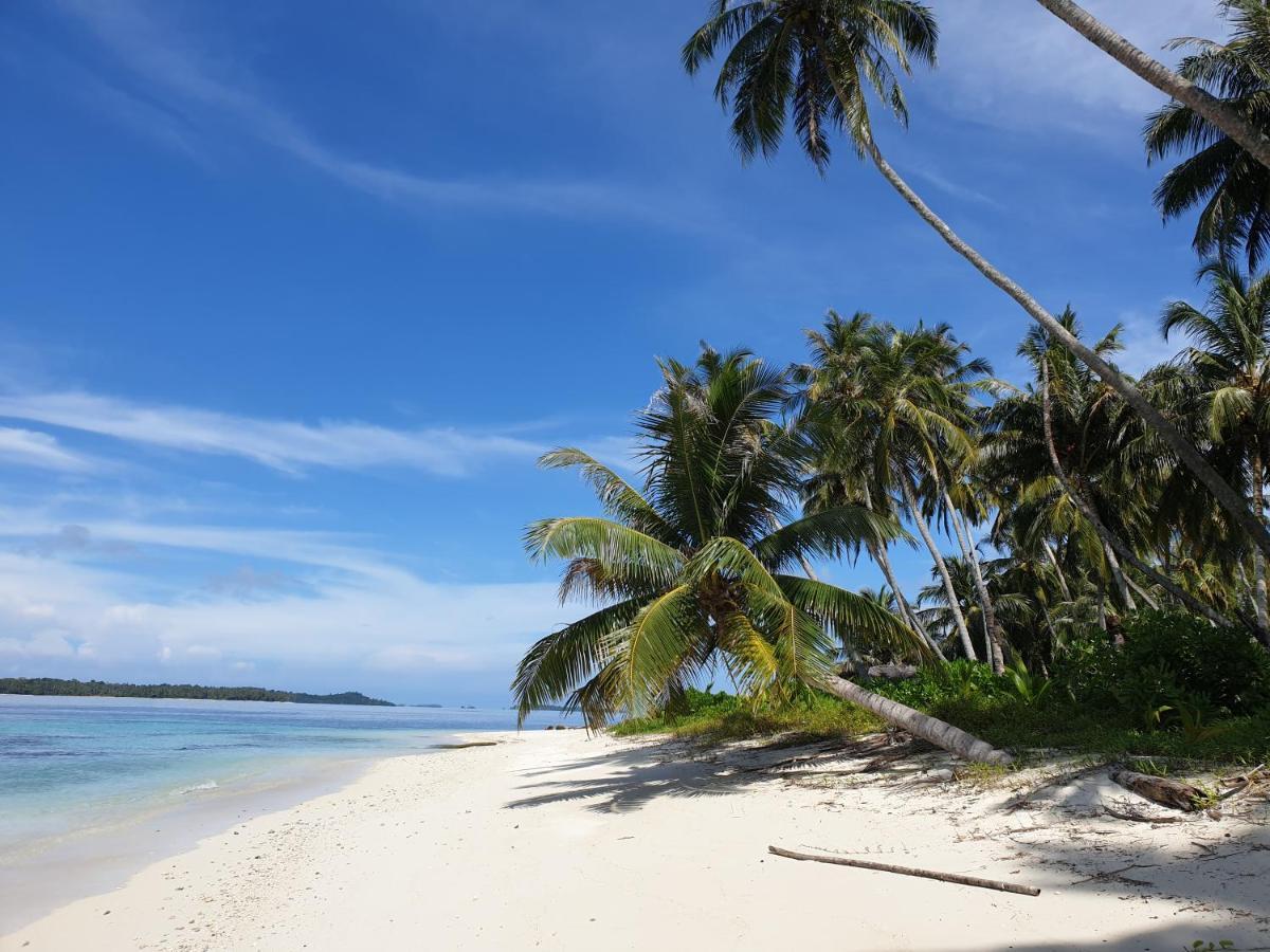 Hotel Tailana Island Pulau Banyak Alaban Zewnętrze zdjęcie
